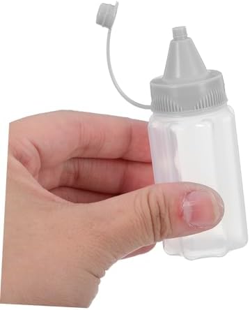 Hoement 4 Pack Mini Squeeze Bottles for Sauce Storage