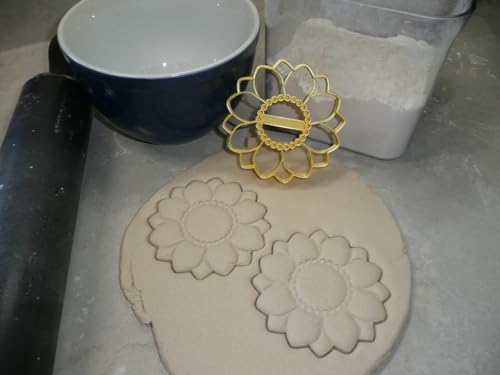 SUNFLOWER BLOOM LARGE COOKIE CUTTER MADE IN USA