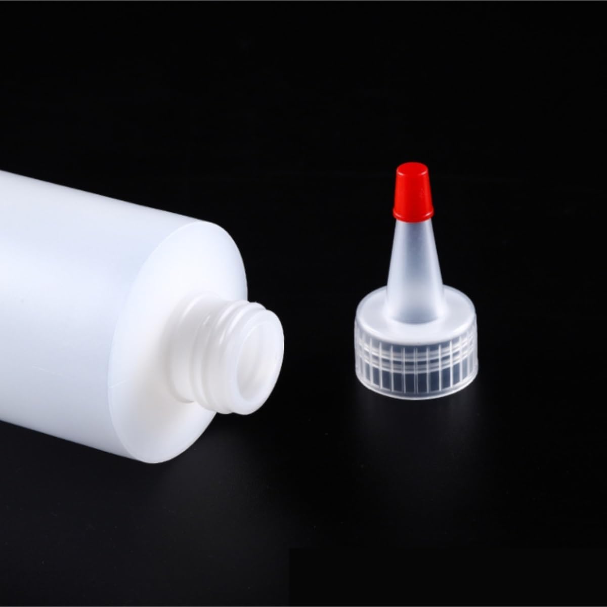 KLEYE 5-Piece Squeeze Bottles with Red Top Cap