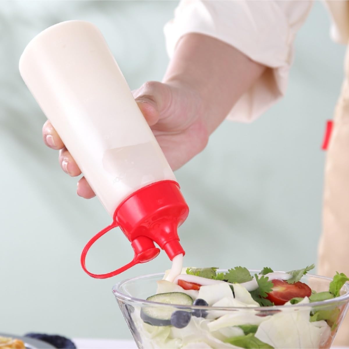 KLEYE 5-Piece Condiment Squeeze Bottles Set - Plastic with 300ml Capacity