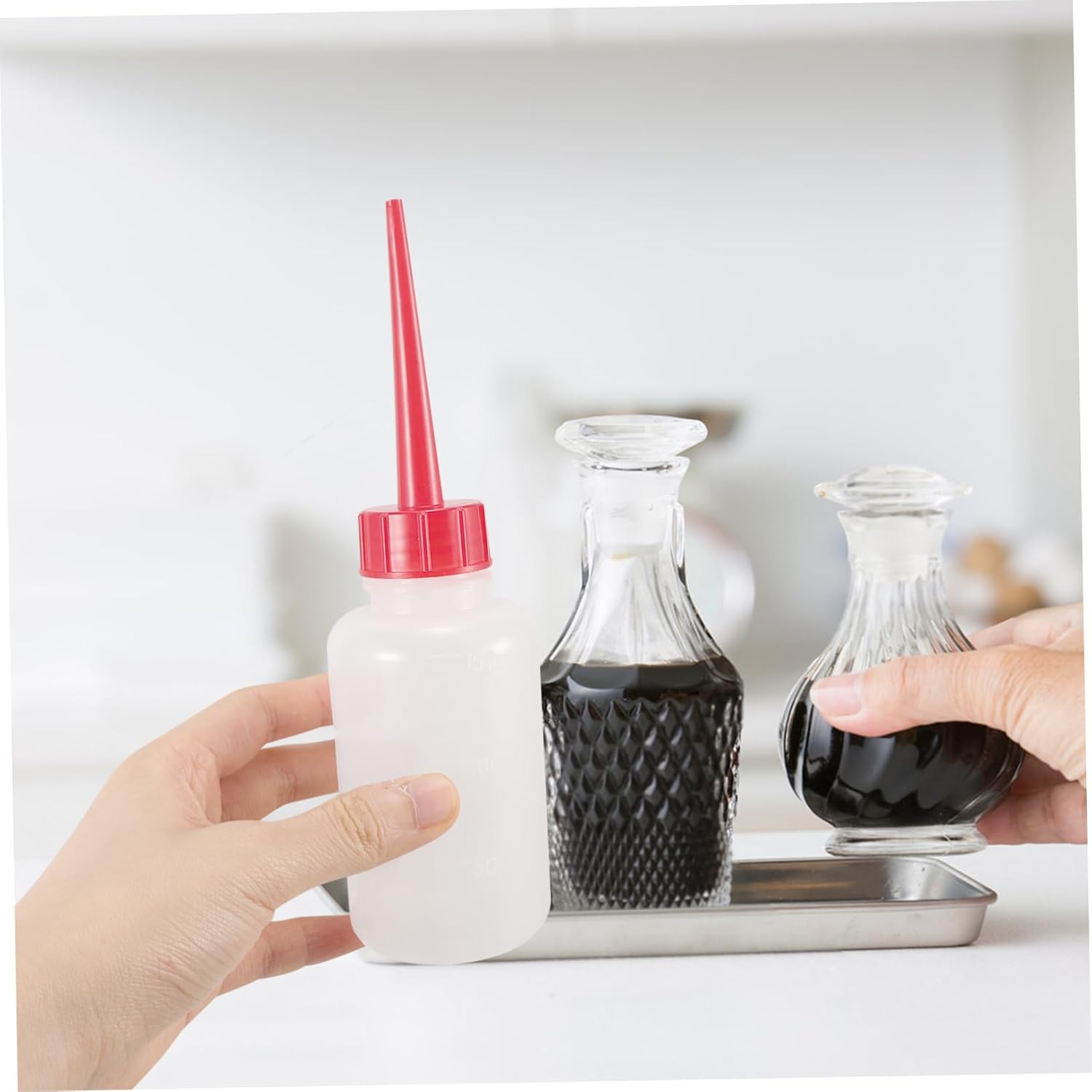 CIYODO Reusable Plastic Condiment Squeeze Bottle for Sauces and Seasonings