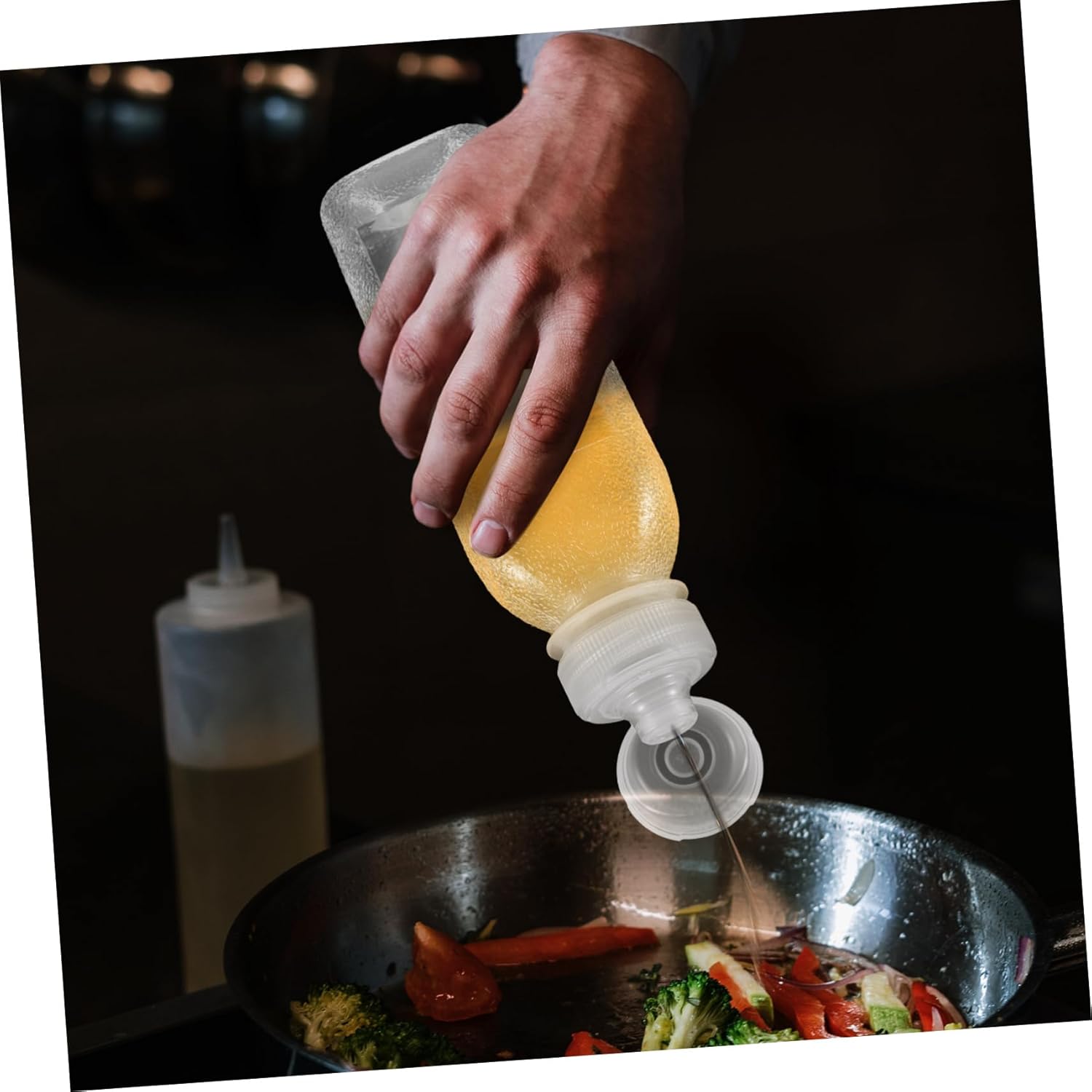 HOLIDYOYO Squeeze Bottles for Sauces Kitchen Oil Dispenser Set of 4