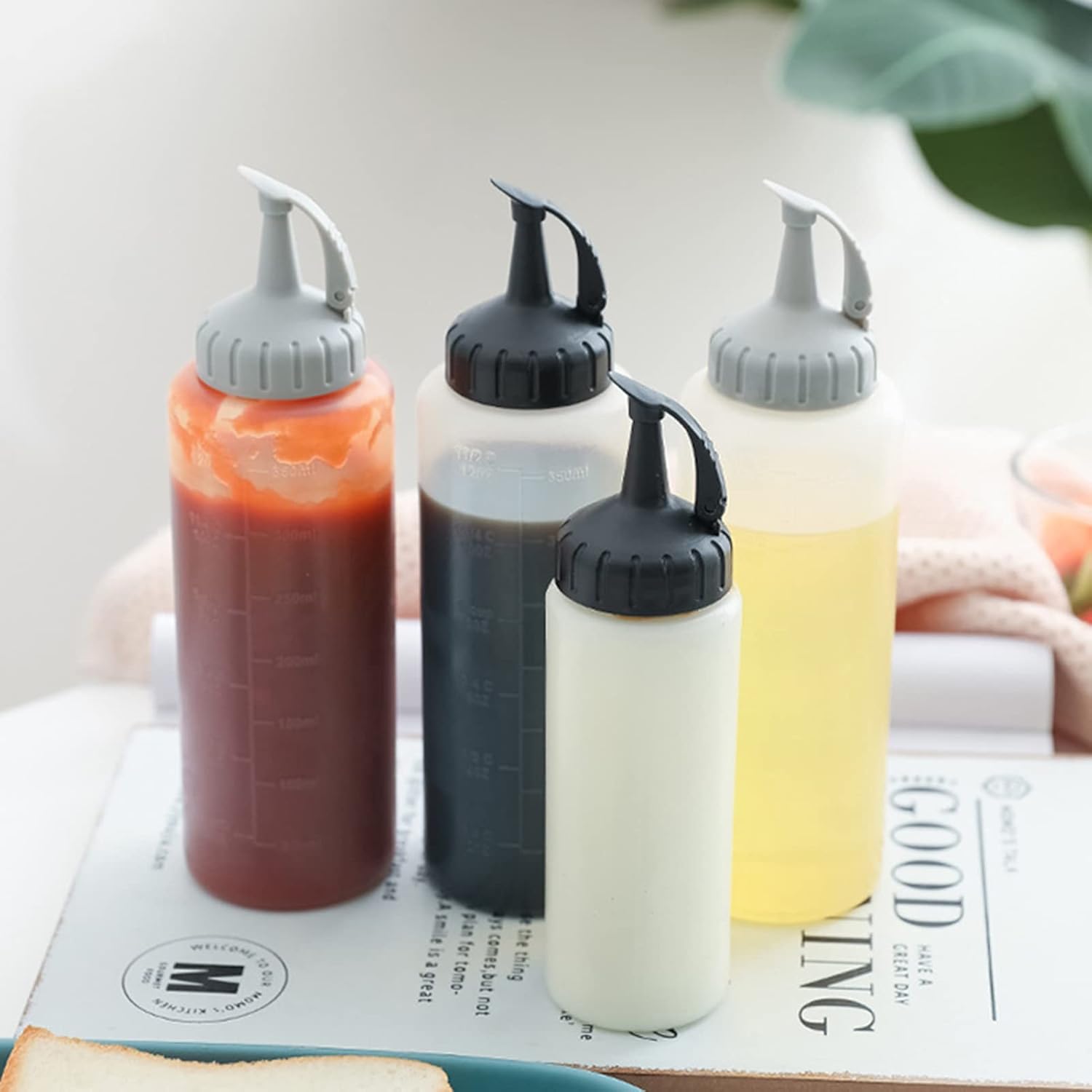 Cuteam Squeeze Oil Pot - BPA Free Condiment Bottle with Clear Scale Leakproof Lid