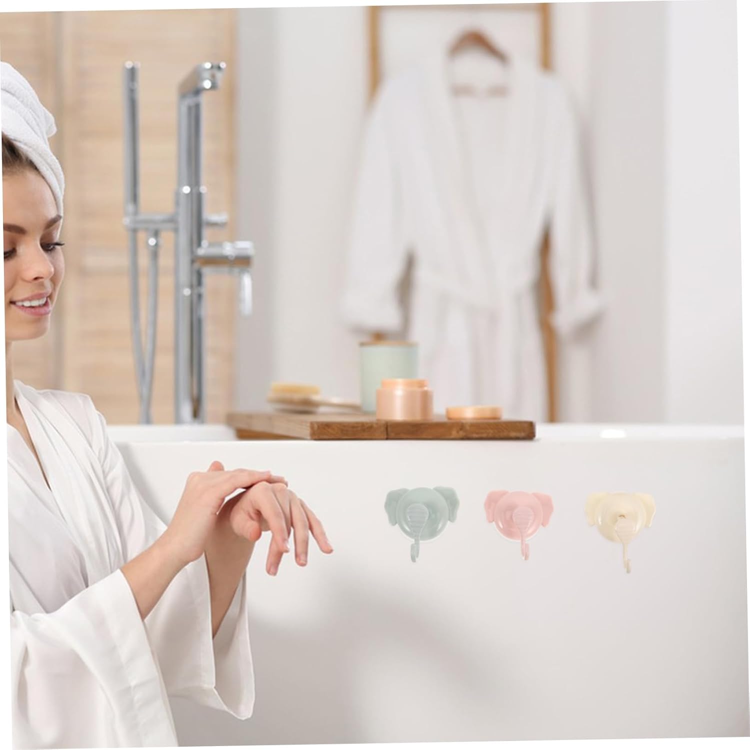 GLEAVI 4Pcs Strong Suction Cup Hooks No Drill Bathroom Organizer