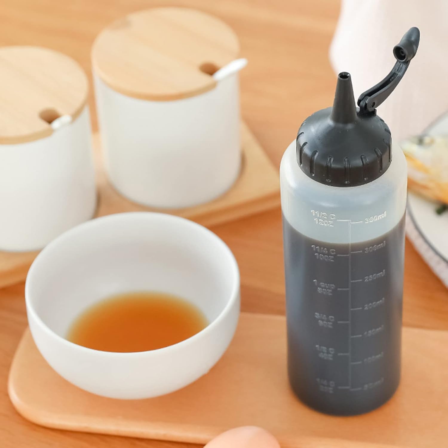 Cuteam Squeeze Oil Pot - BPA Free Condiment Bottle with Clear Scale Leakproof Lid