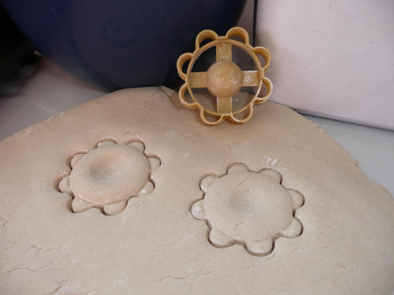 FLOWER THUMBPRINT TEA BAKING COOKIE CUTTER USA