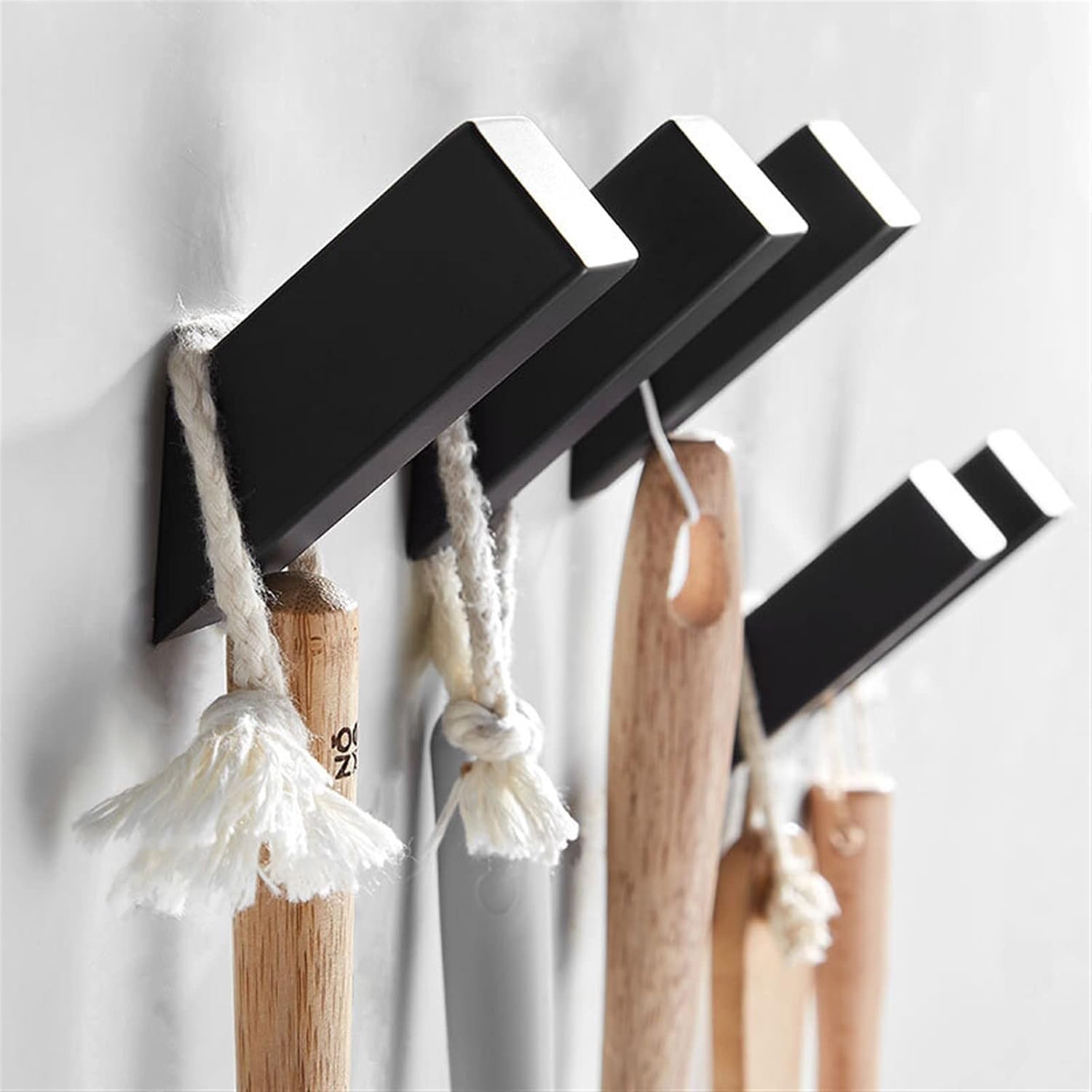 MOOWI 5Pcs Black Wall-Mounted Towel Hooks 304 Stainless Steel