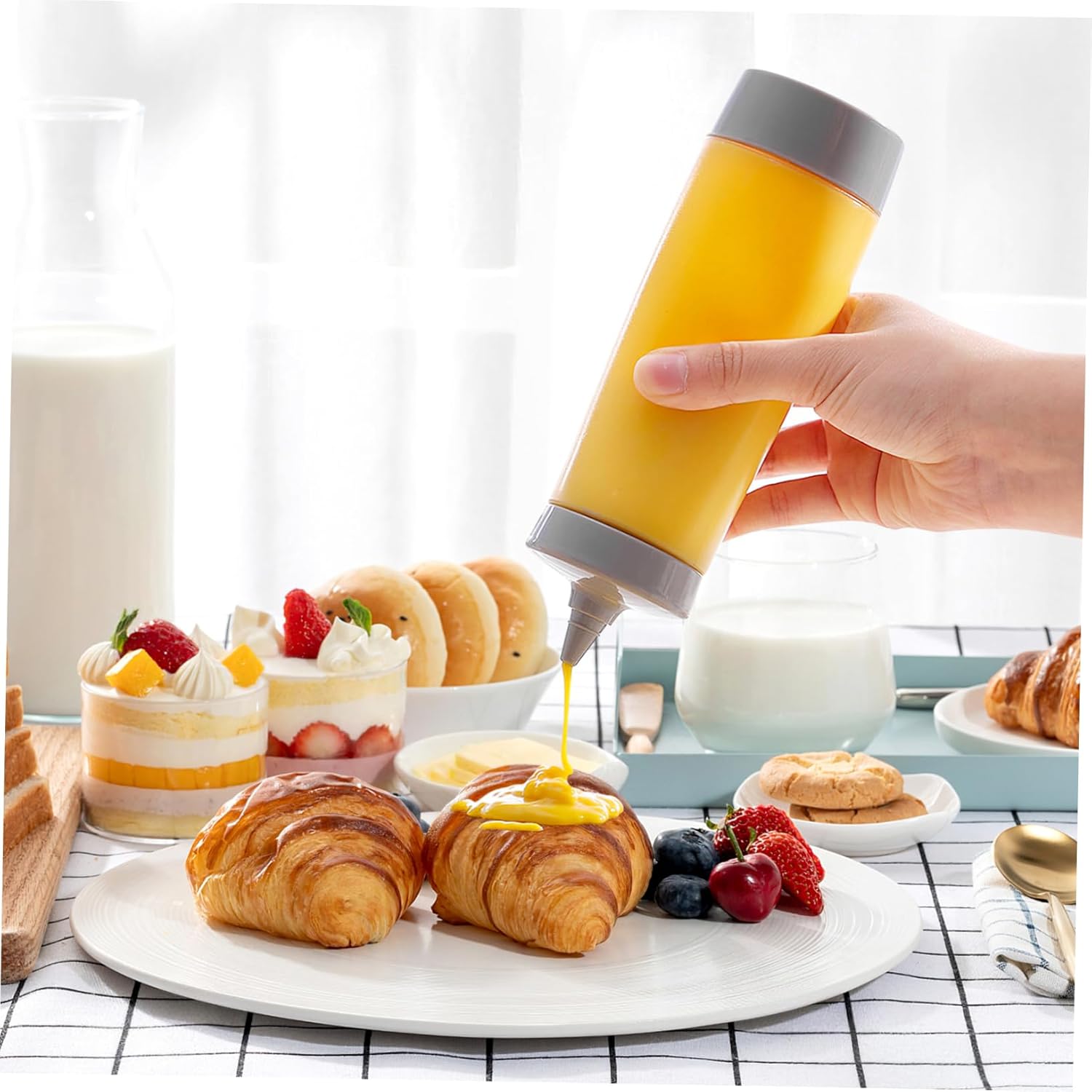 CIYODO 4-Piece Sauce Squeeze Bottles Set Leakproof Condiment Dispensers
