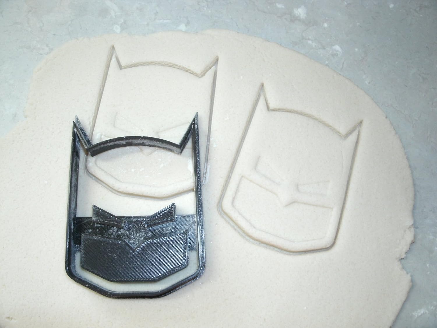 YNGLLC Superheroes Cookie Cutters Set of 3 Multicolor