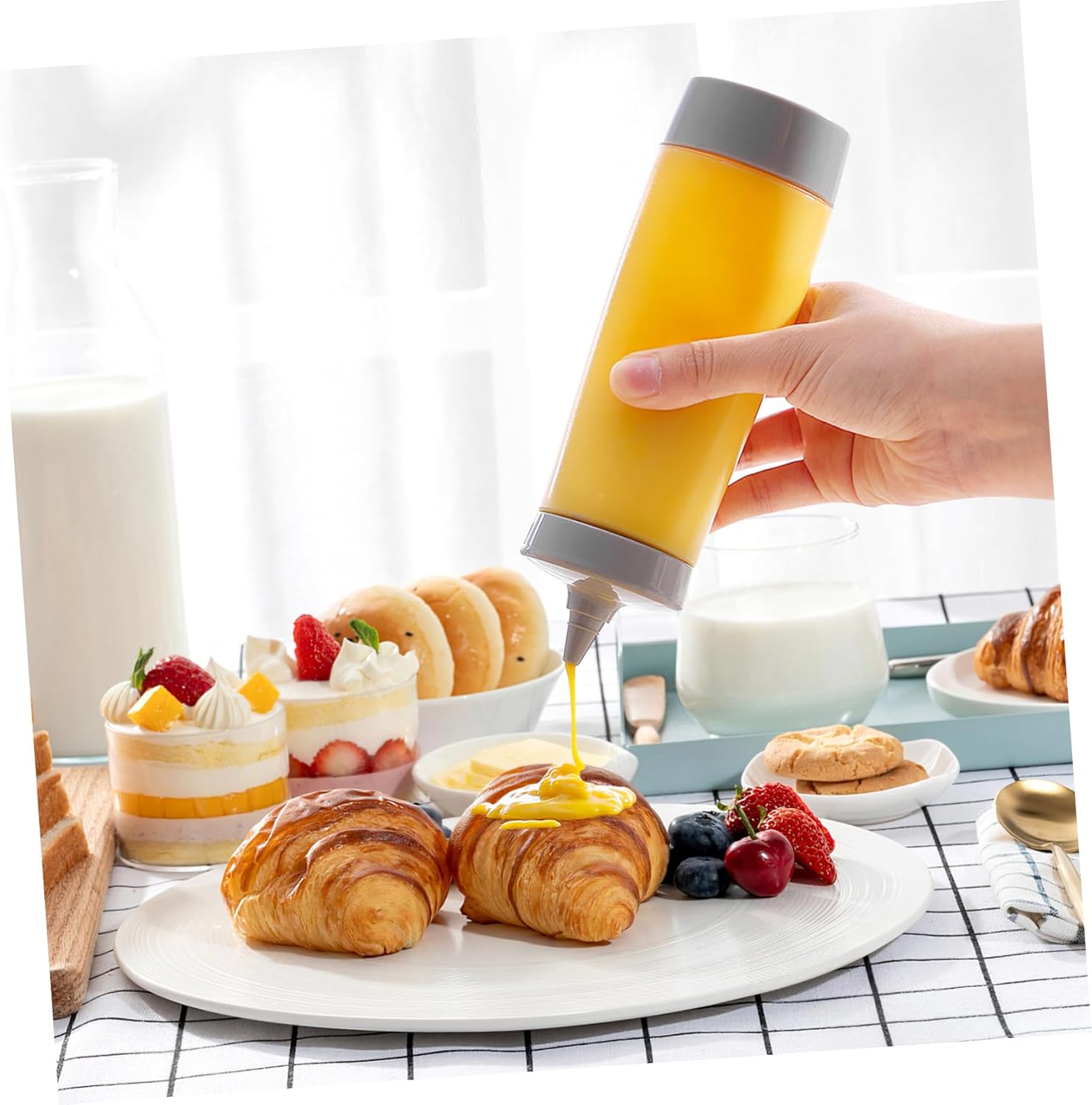 HOLIDYOYO 4-Pack Ketchup Squeeze Bottles for Mustard and Salad Dips