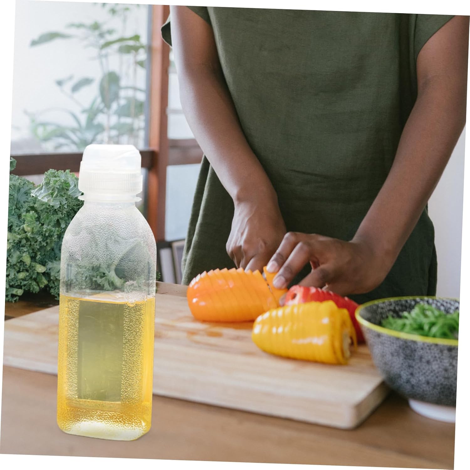 FELTECHELECTR Sauce Dispenser 4 Pack 300ml Leak-Proof Squeeze Bottles