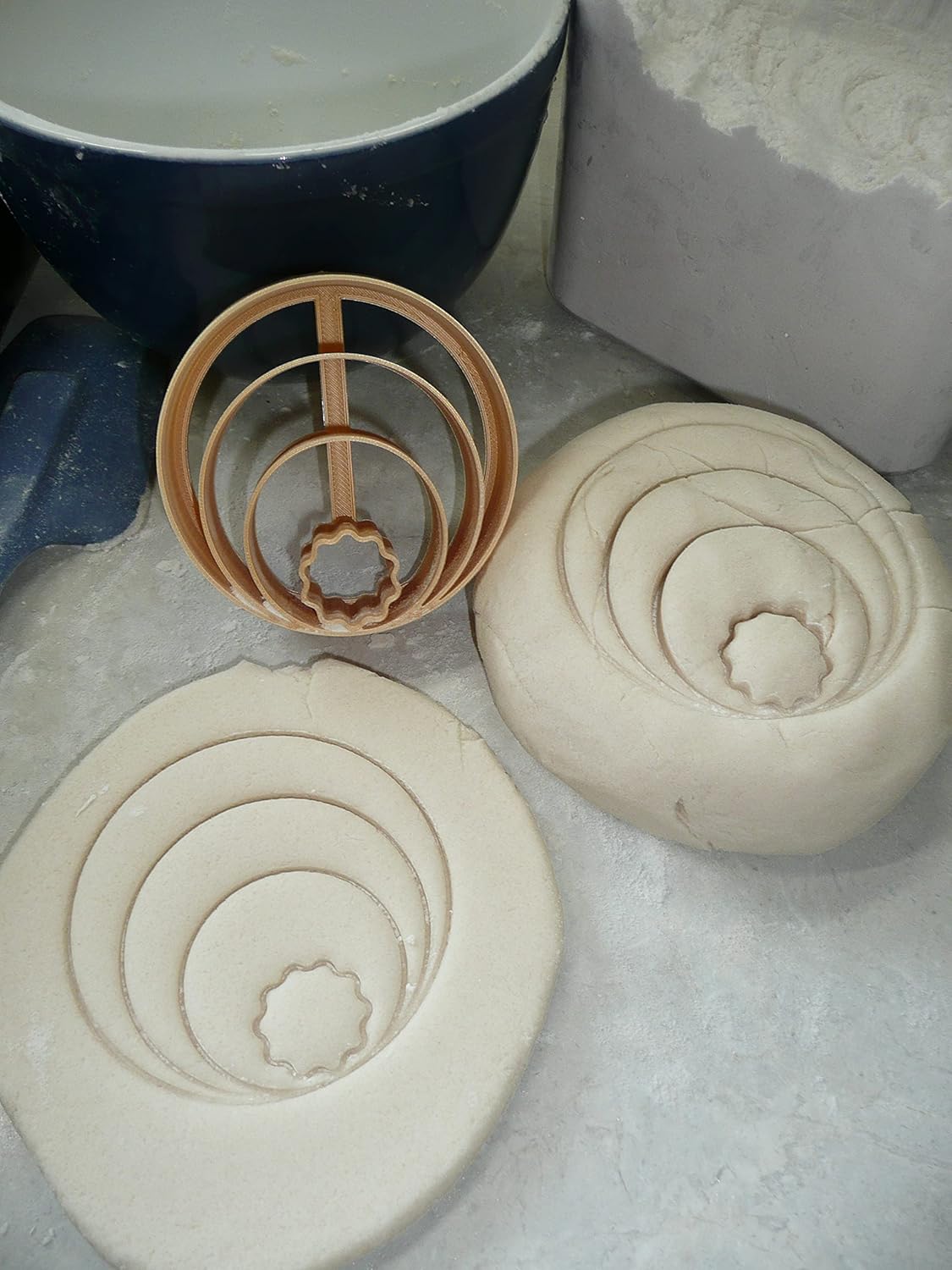 YNGLLC CIRCLE CONCHA CUTTER 35 Inch Diameter Gold 1