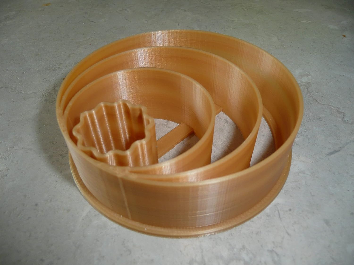 YNGLLC CIRCLE CONCHA CUTTER 35 Inch Diameter Gold 1