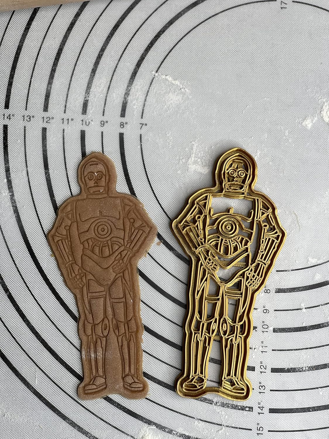 Premium Star Wars C-3PO Cookie Cutter Mold 6-Inch