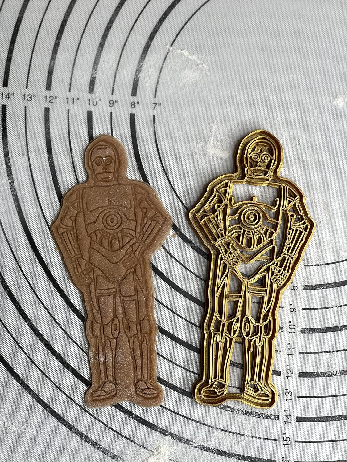 Premium Star Wars C-3PO Cookie Cutter Mold 6-Inch