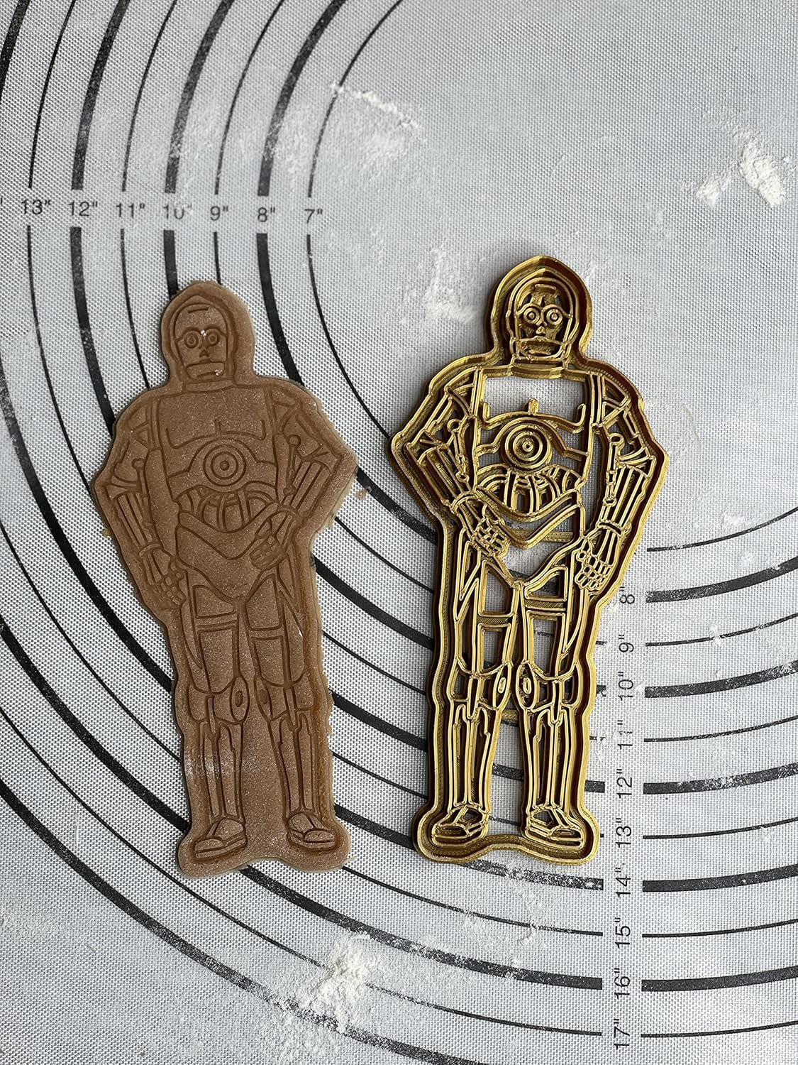 Premium Star Wars C-3PO Cookie Cutter Mold 6-Inch